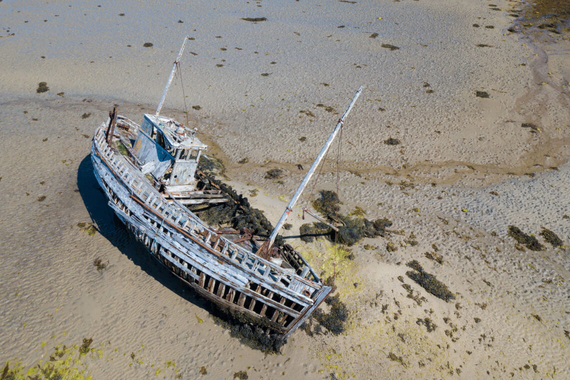 Irland Fotoreise, Mehr als 200 Wracks – von stolzen Windjammern bis zum winzigen Fischerboot – sollen am Mizen Head auf der gleichnamigen Halbinsel auf Grund liegen