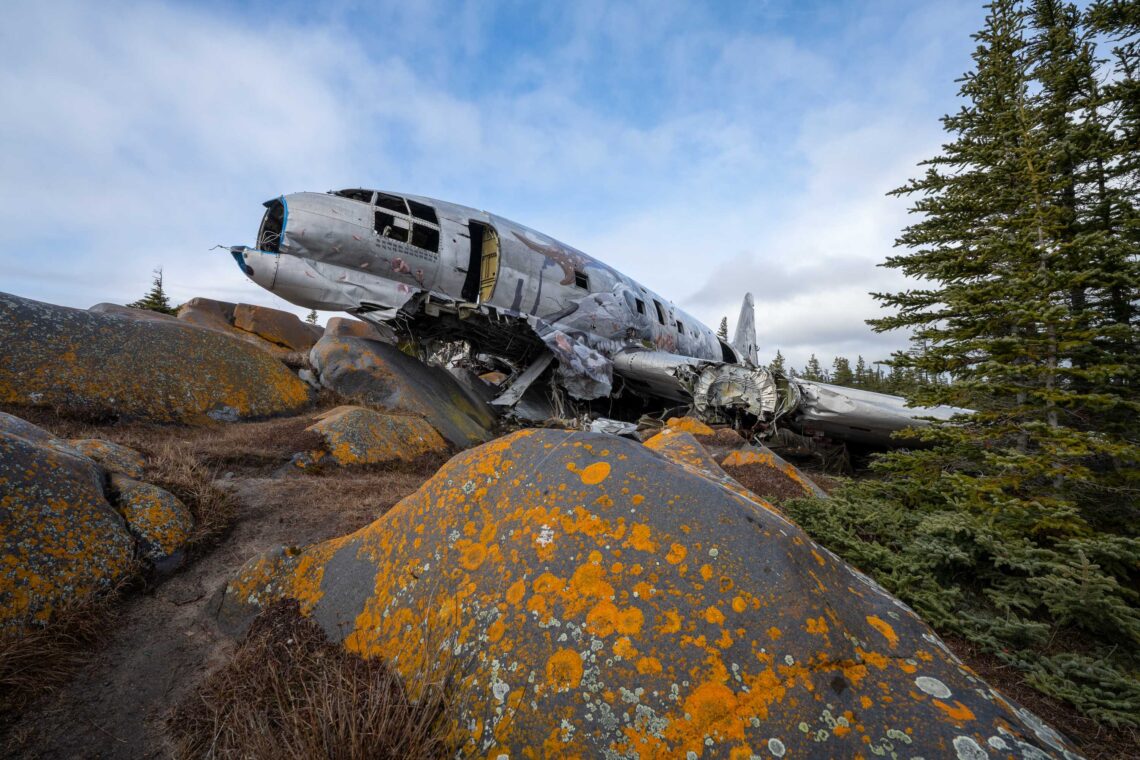 Kanada Fotografie Reise, Gestrandete Schiffe oder abgestürzte Flugzeuge bilden interessante Fotokulissen welche es zu erkunden gilt - Rolf Gemperle Naturfotografie